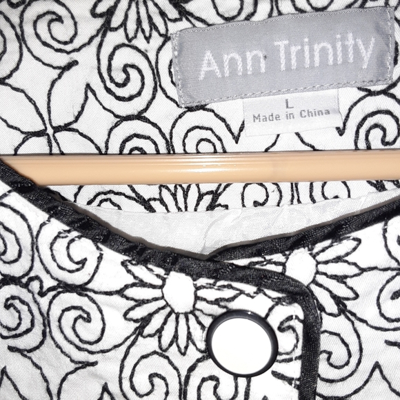 Ann Trinity Embroidered Jacket size L - Picture 3 of 3